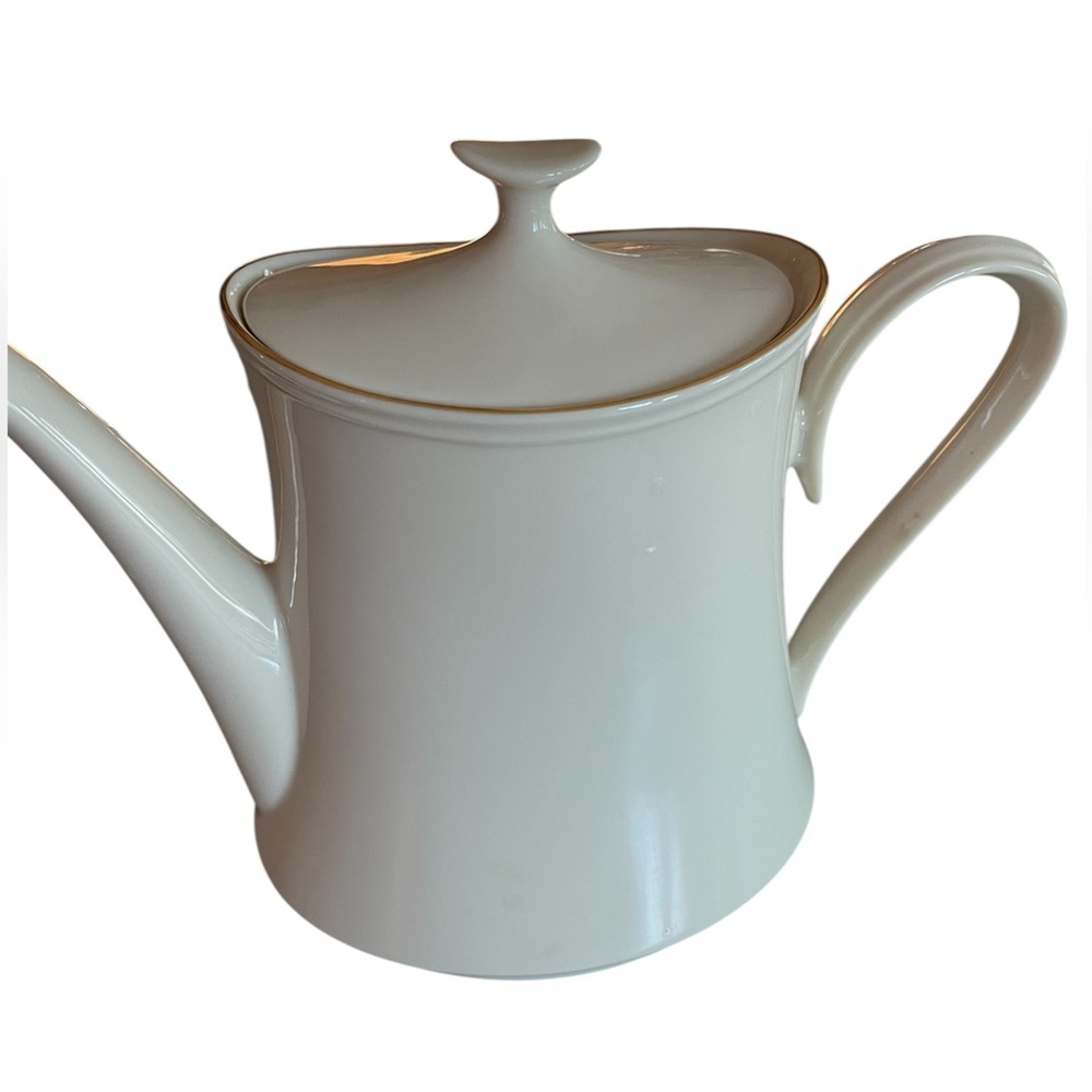 Lenox Eternal ivory fine china coffeepot with Gold Trim, vintage mid 90s special - Picture 4 of 7